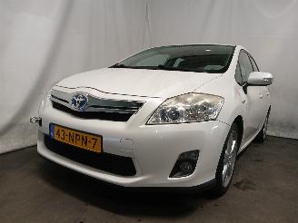 Vaurioauto  passenger cars Toyota Auris Auris (E15) Hatchback 1.8 16V HSD Full Hybrid (2ZRFXE) [100kW]  (09-20=
10/09-2012) 2010/11