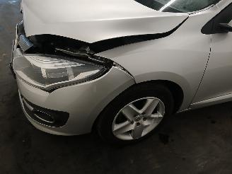 Renault Mégane Megane III Berline (BZ) Hatchback 5-drs 1.5 dCi 110 (K9K-636(K9K-A6)) =
[81kW]  (02-2009/02-2016) picture 22