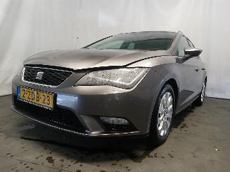 Schadeauto Seat Leon Leon ST (5FF) Combi 5-drs 1.6 TDI 16V (CRKB) [81kW]  (09-2013/08-2020)= 2014/12