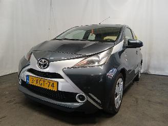 damaged passenger cars Toyota Aygo Aygo (B40) Hatchback 1.0 12V VVT-i (1KR-FE) [51kW]  (05-2014/06-2018) 2014/8