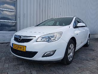 damaged passenger cars Opel Astra Astra J Sports Tourer (PD8/PE8/PF8) Combi 1.7 CDTi 16V (A17DTR(Euro 5)=
) [81kW]  (10-2010/10-2015) 2011/11