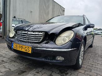Schadeauto Mercedes E-klasse E Combi (S211) Combi 1.8 E-200 K 16V (M271.941) [120kW]  (03-2003/07-2=
009) 2004/10