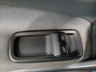 Ford Fiesta Fiesta 6 (JA8) Hatchback 1.25 16V (SNJB(Euro 5)) [60kW]  (06-2008/06-2=
017) picture 14