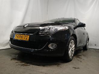 Schadeauto Renault Mégane Megane III Grandtour (KZ) Combi 5-drs 1.5 dCi 110 (K9K-636(K9K-A6)) [8=
1kW]  (02-2009/04-2016) 2013/6