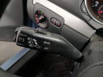 Volkswagen Golf Golf VI (5K1) Hatchback 2.0 TDI 16V (CBDC) [81kW]  (10-2008/11-2012) picture 14