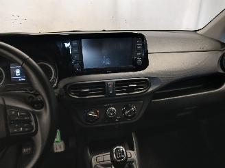 Hyundai I-10 i10 Hatchback 1.0 12V (G3LA) [49kW]  (09-2019/...) picture 18