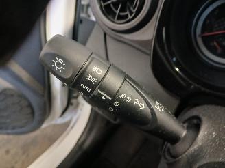 Hyundai I-10 i10 Hatchback 1.0 12V (G3LA) [49kW]  (09-2019/...) picture 15