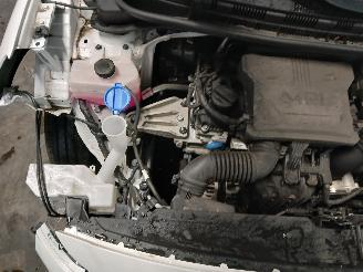 Hyundai I-10 i10 Hatchback 1.0 12V (G3LA) [49kW]  (09-2019/...) picture 26