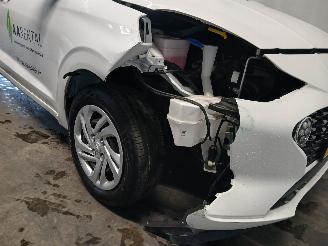Hyundai I-10 i10 Hatchback 1.0 12V (G3LA) [49kW]  (09-2019/...) picture 24