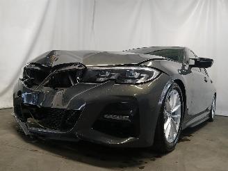 damaged passenger cars BMW 3-serie 3 serie (G20) Sedan 320i 2.0 TwinPower Turbo 16V (B48-B20A) [135kW]  (=
03-2019/...) 2020/8