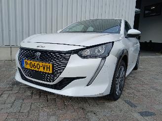 škoda osobní automobily Peugeot 208 208 II (UB/UH/UP) Hatchback 5-drs e-208 50 kWh (ZKX) [100kW]  (06-2019=
/...) 2021/2