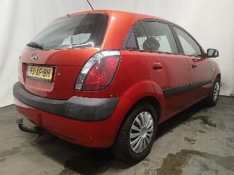 Kia Rio Rio II (DE) Hatchback 1.4 16V (G4EE) [71kW]  (03-2005/12-2011) picture 6