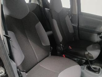 Peugeot 107 107 Hatchback 1.0 12V (384F(1KR)) [50kW]  (06-2005/05-2014) picture 8