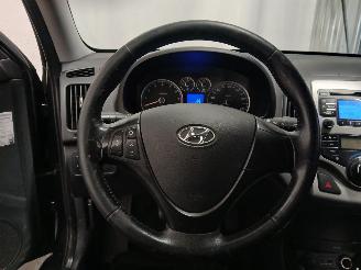 Hyundai I-30 i30 (FD) Hatchback 1.4 CVVT 16V (G4FA) [77kW]  (10-2007/11-2011) picture 18