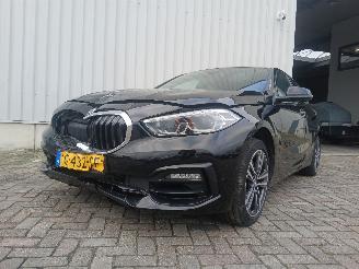 Vaurioauto  passenger cars BMW 1-serie 1 serie (F40) Hatchback 118i 1.5 TwinPower 12V (B38-A15A) [103kW]  (07=
-2019/...) 2019/11