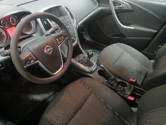 Opel Astra Astra J Sports Tourer (PD8/PE8/PF8) Combi 1.7 CDTi 16V (A17DTE(Euro 5)=
) [81kW]  (10-2010/10-2015) picture 12