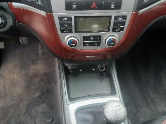 Hyundai Santa Fe Santa Fe II (CM) SUV 2.7 V6 24V 4x2 (G6EA) [139kW]  (03-2006/12-2009) picture 19