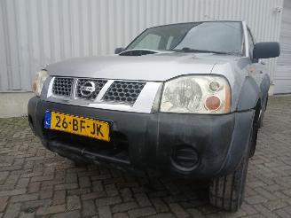 Damaged car Nissan King cab King Cab/Pickup 4x4 (D22) Pick-up 2.5 dCi 16V (YD25DDTi) [98kW]  (05-2=
000/12-2008) 2002/8