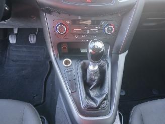 Ford Focus Focus 3 Wagon Combi 1.0 Ti-VCT EcoBoost 12V 125 (M1DD) [92kW]  (02-201=
2/05-2018) picture 17