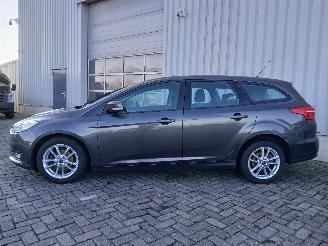 Ford Focus Focus 3 Wagon Combi 1.0 Ti-VCT EcoBoost 12V 125 (M1DD) [92kW]  (02-201=
2/05-2018) picture 4
