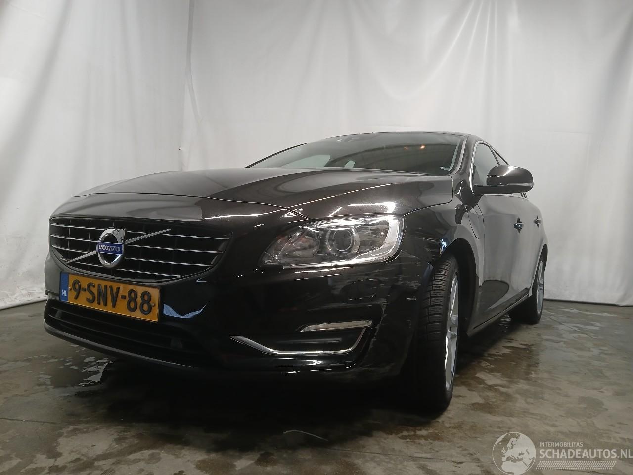 Volvo V-60 V60 I (FW/GW) Combi 2.4 D6 20V Plug-in Hybrid AWD (D82PHEV) [206kW]  (=
06-2012/12-2015)