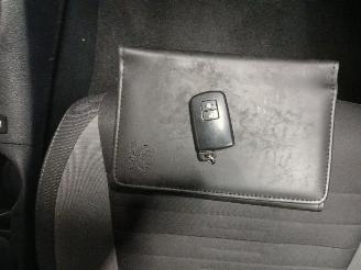 Toyota Auris Auris (E18) Hatchback 5-drs 1.8 16V Hybrid (2ZRFXE) [100kW]  (10-2012/=
03-2019) picture 19