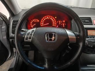 Honda Accord Accord (CL/CN) Sedan 2.0 i-VTEC 16V (K20A6) [114kW]  (02-2003/05-2008)= picture 17