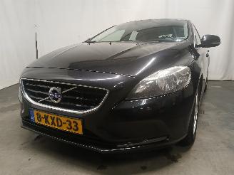 Vaurioauto  passenger cars Volvo V-40 V40 (MV) Hatchback 5-drs 1.6 D2 (D4162T) [84kW]  (03-2012/12-2016) 2013/8