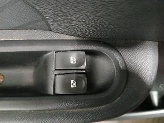 Renault Twingo Twingo II (CN) Hatchback 3-drs 1.2 16V (D4F-764(D4F-E7)) [55kW]  (03-2=
007/09-2014) picture 13