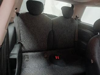 Mini Mini Mini One/Cooper (R50) Hatchback 1.6 16V Cooper (W10-B16A) [85kW]  (06-=
2001/09-2006) picture 16