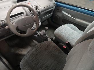 Renault Twingo Twingo (C06) Hatchback 3-drs 1.2 16V (D4F-708) [55kW]  (10-2003/05-200=
7) picture 12