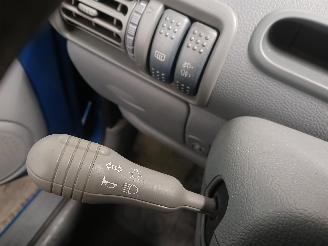 Renault Twingo Twingo (C06) Hatchback 3-drs 1.2 16V (D4F-708) [55kW]  (10-2003/05-200=
7) picture 14