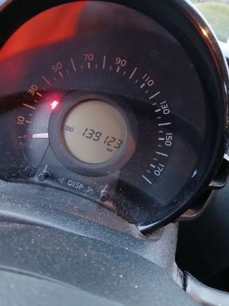 Peugeot 108 108 Hatchback 1.0 12V (1KRFE(CFB)) [51kW]  (05-2014/...) picture 2