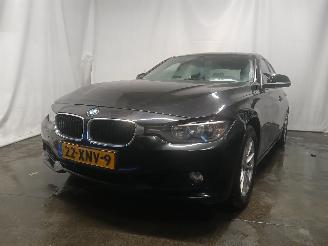 Unfallwagen BMW 3-serie 3 serie (F30) Sedan 320i 2.0 16V (N20-B20D) [135kW]  (03-2012/10-2018)= 2012/6