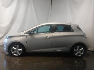 Renault Zoé Zoé (AG) Hatchback 5-drs 46kW (5AM-450(5AM-B4)) [46kW]  (06-2012/...=
) picture 3