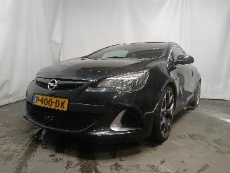 Voiture accidenté Opel Astra Astra J GTC (PD2/PF2) Hatchback 3-drs 2.0 16V Turbo OPC (A20NFT(Euro 5=
)) [206kW]  (04-2012/10-2018) 2013/3