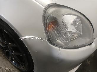 Toyota Yaris Yaris (P1) Hatchback 1.3 16V VVT-i (2SZFE) [64kW]  (04-2002/09-2005) picture 20