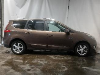 Renault Scenic Grand Scénic III (JZ) MPV 1.2 16V TCe 115 (H5F-400(H5F-A4)) [85kW]  =
(04-2012/12-2016) picture 7