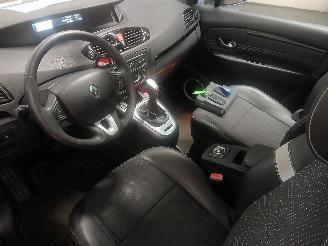 Renault Scenic Grand Scénic III (JZ) MPV 2.0 16V CVT (M4R-F713) [103kW]  (02-2009/1=
2-2016) picture 12