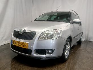Vaurioauto  passenger cars Skoda Roomster Roomster (5J) MPV 1.4 16V (BXW) [63kW]  (09-2006/05-2015) 2007/9