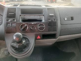 Volkswagen Transporter Transporter T5 Van 1.9 TDi (AXC) [63kW]  (04-2003/11-2009) picture 15