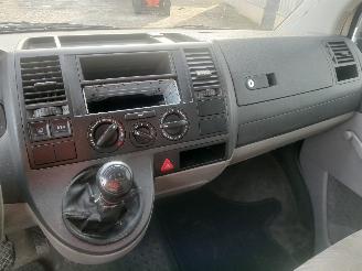 Volkswagen Transporter Transporter T5 Van 1.9 TDi (AXC) [63kW]  (04-2003/11-2009) picture 14