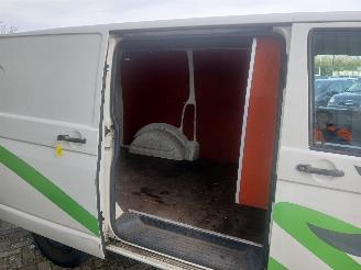 Volkswagen Transporter Transporter T5 Van 1.9 TDi (AXC) [63kW]  (04-2003/11-2009) picture 9