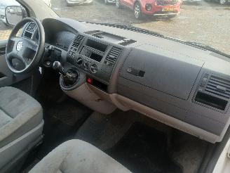 Volkswagen Transporter Transporter T5 Van 1.9 TDi (AXC) [63kW]  (04-2003/11-2009) picture 7