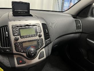 Hyundai I-30 i30 Crosswagon (WWH) Combi 1.4 CVVT 16V (G4FA) [80kW]  (11-2009/06-201=
2) picture 16