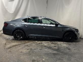 Skoda Superb Superb (3V3) Liftback 1.8 TSI 16V (CJSA) [132kW]  (03-2015/06-2024) picture 6