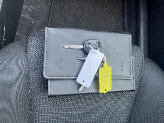 Toyota Avensis Avensis (T25/B1D) Liftback 2.0 16V VVT-i D4 (1AZFSE) [108kW]  (03-2003=
/11-2008) picture 21