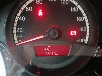 Volkswagen Up! Up! (121) Hatchback 1.0 12V 60 (CHYA) [44kW]  (08-2011/08-2020) picture 2