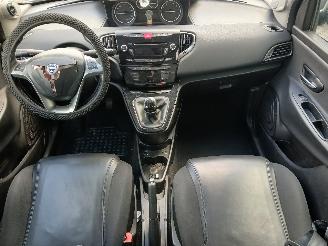 Lancia Ypsilon Ypsilon (312) Hatchback 0.9 TwinAir 85 (312.A.2000(Euro 5)) [63kW]  (0=
5-2011/...) picture 11