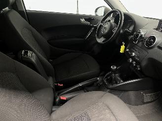 Audi A1 A1 (8X1/8XK) Hatchback 3-drs 1.2 TFSI (CBZA) [63kW]  (05-2010/04-2015)= picture 11